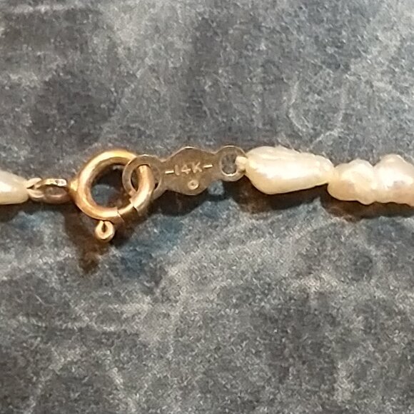 MATCHING 3 PIECE FRESHWATER PEARLS WITH GOLD ACCENT, BRACLET, NECKLACE EARRINGS - Picture 4 of 16